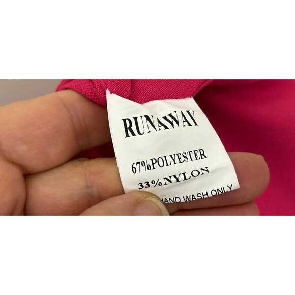 Runaway Fuchsia Mini Skirt With Gold Back Zipper & Front Slit Size 4 - Picture 8 of 8